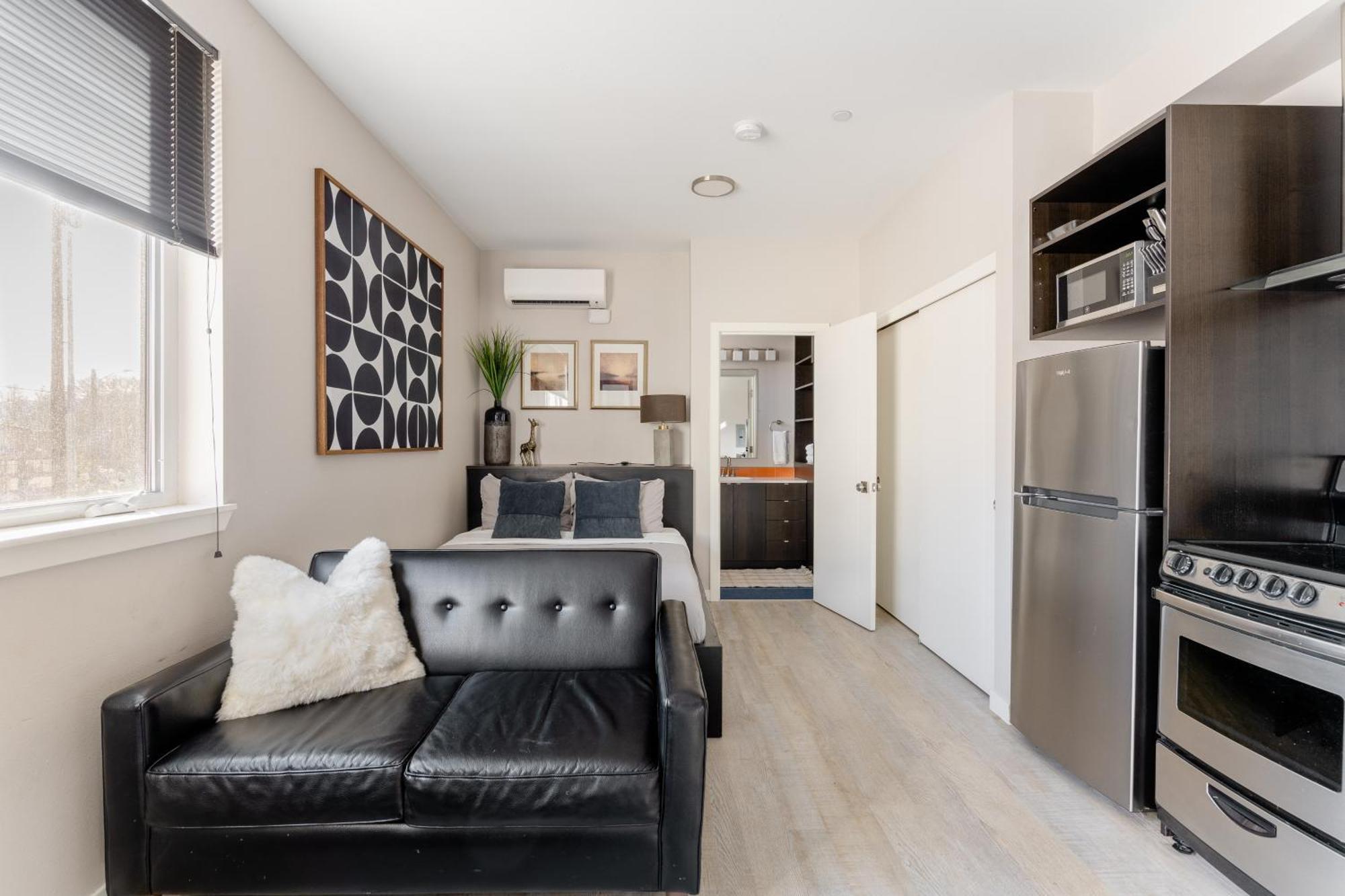 Modern - Food Carts & Local Shops Apartment Portland